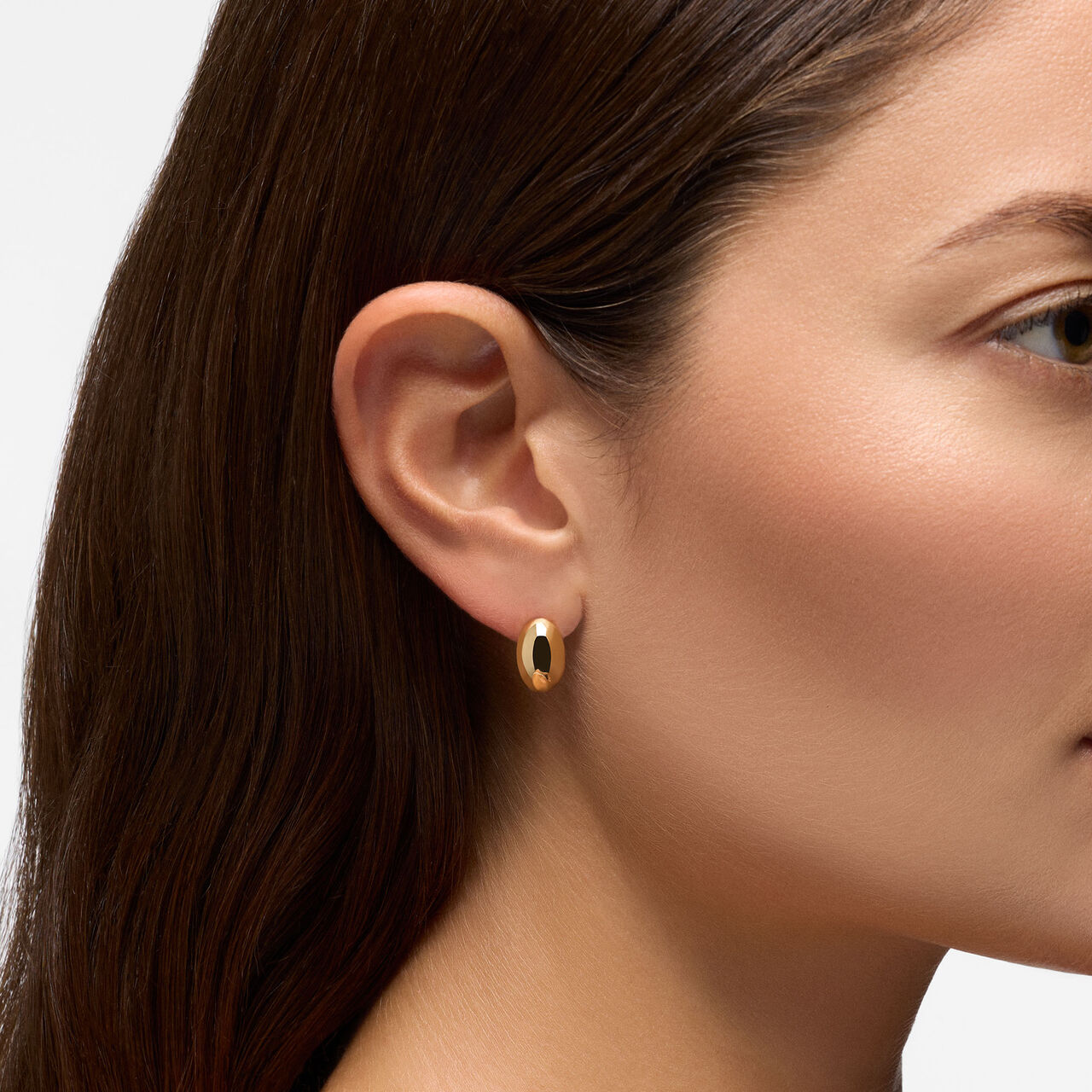Birks Essentials Yellow Gold Bombe Earrings on model image number 1